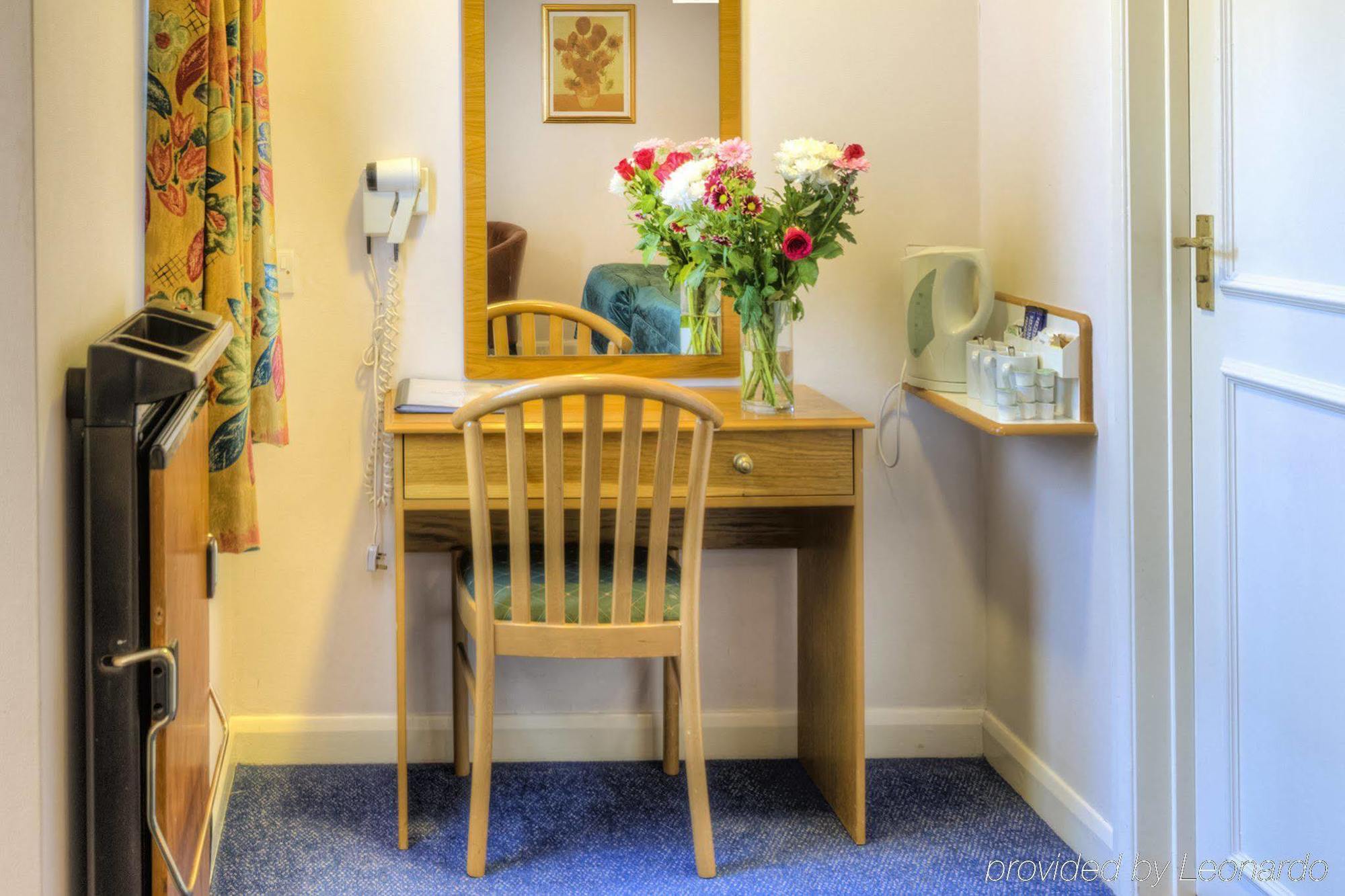 Flexistay Reading West Aparthotel - With Communal Kitchen Use Εξωτερικό φωτογραφία